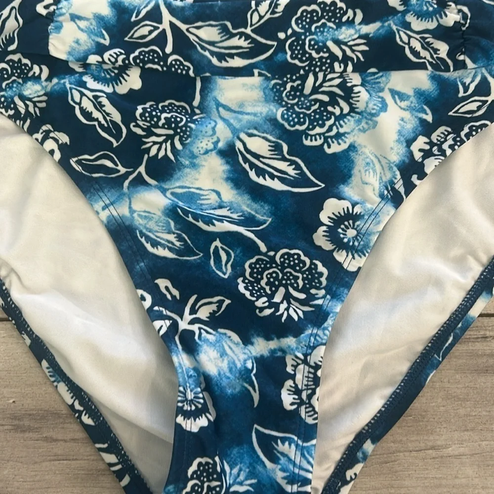 New Directions blue floral print bikini swim bottoms size XL NWOT